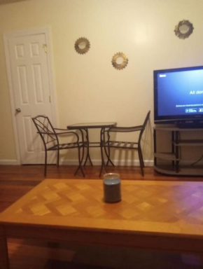 simple one bedroom free parking
